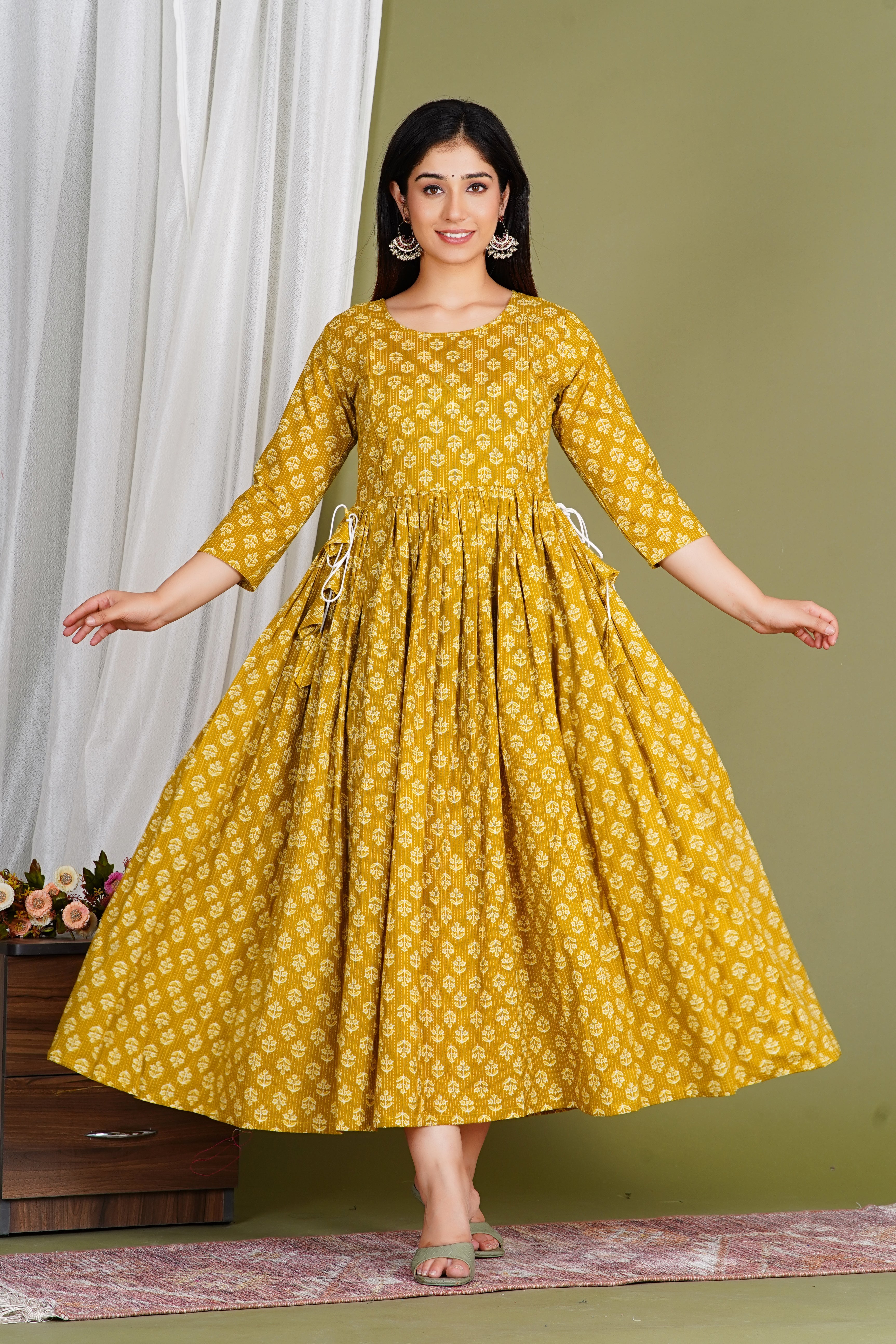 Yellow Printed Feeding Friendly Maternity Kurta Wear